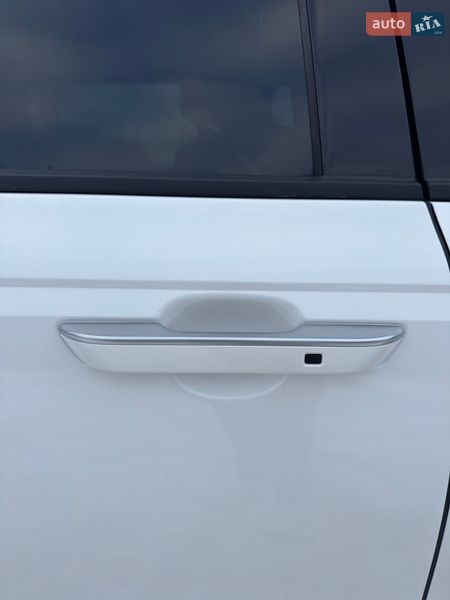 Минивэн Kia Carnival 2023 в Бердичеве