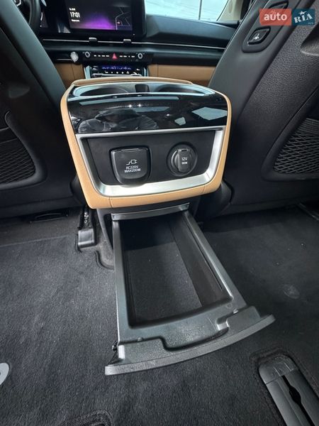 Минивэн Kia Carnival 2023 в Бердичеве