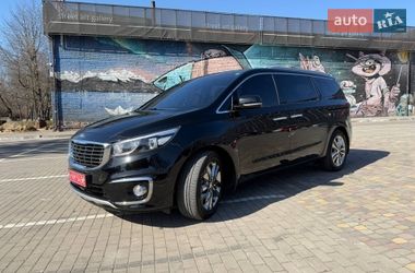 Минивэн Kia Carnival 2017 в Луцке