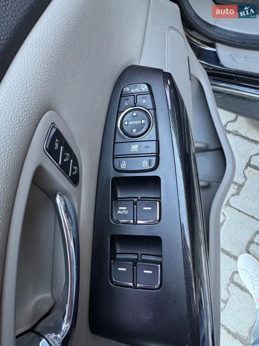 2015 Kia Carnival - мініатюра 12