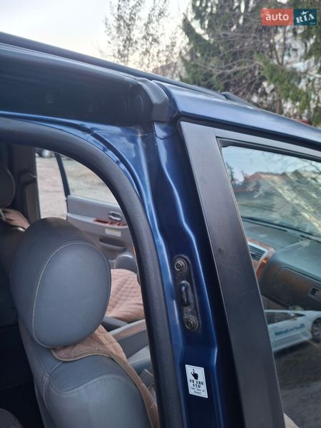 Мінівен Kia Carnival 2004 в Львові