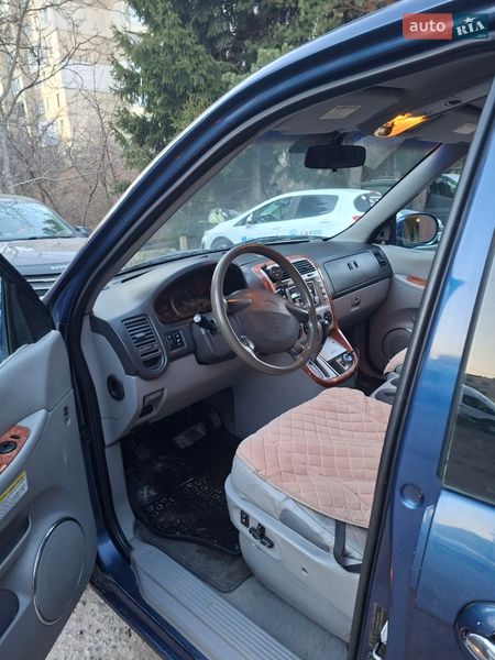 Мінівен Kia Carnival 2004 в Львові