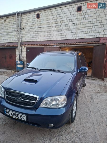 Мінівен Kia Carnival 2004 в Львові