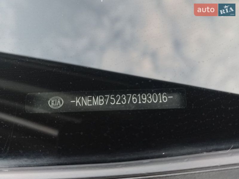 Минивэн Kia Carnival 2007 в Шостке