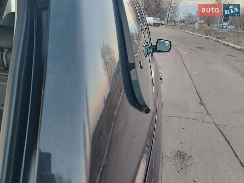 Минивэн Kia Carnival 2007 в Шостке