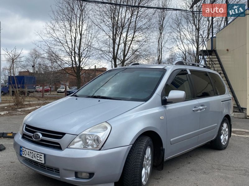 Минивэн Kia Carnival 2006 в Полтаве