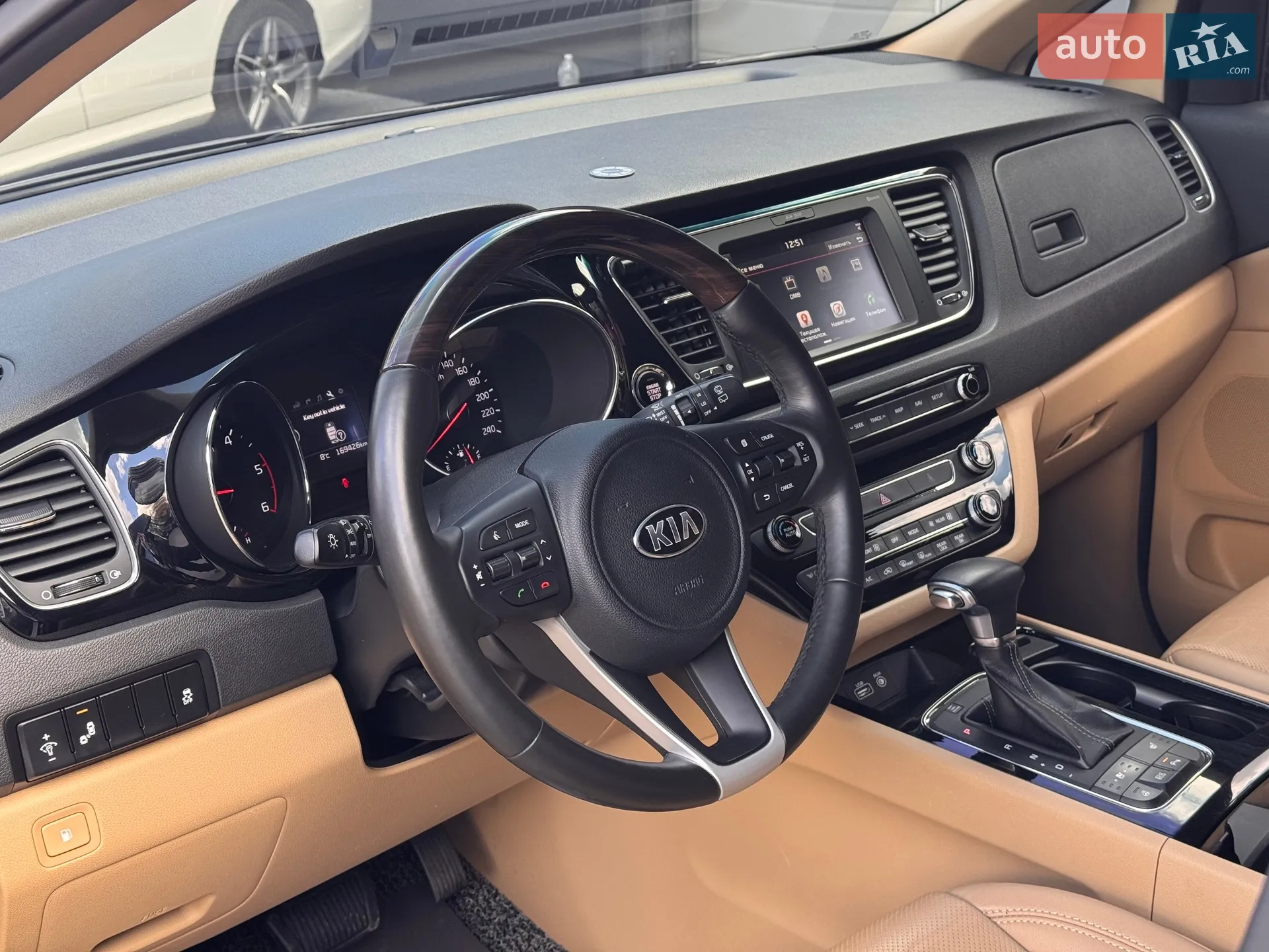 2017 Kia Carnival - мініатюра 19