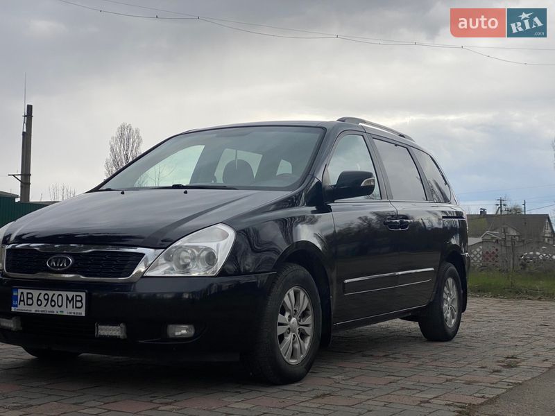 Мінівен Kia Carnival 2012 в Коростені