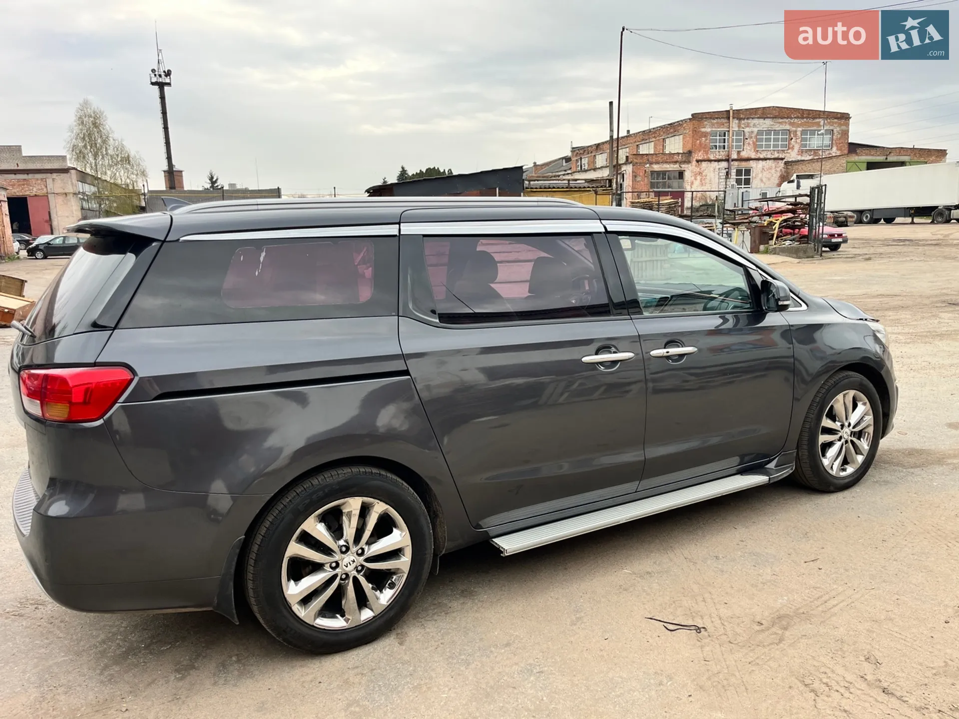 2015 Kia Carnival - мініатюра 9