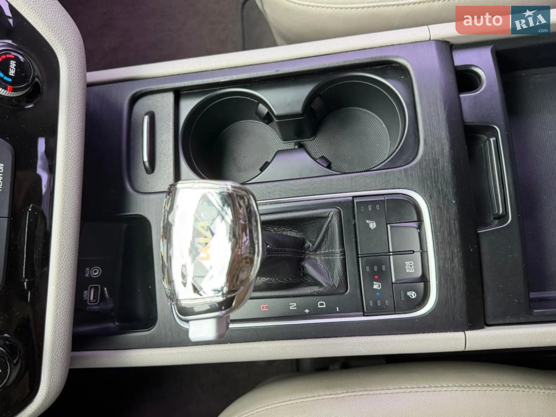 2015 Kia Carnival - мініатюра 8