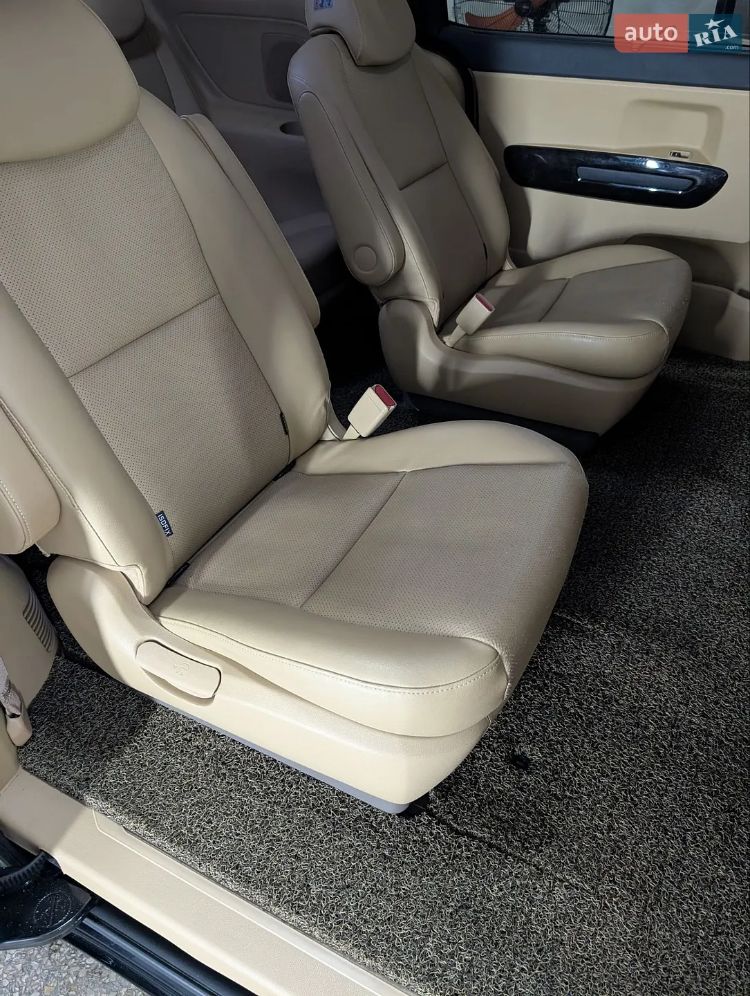 2018 Kia Carnival - мініатюра 23