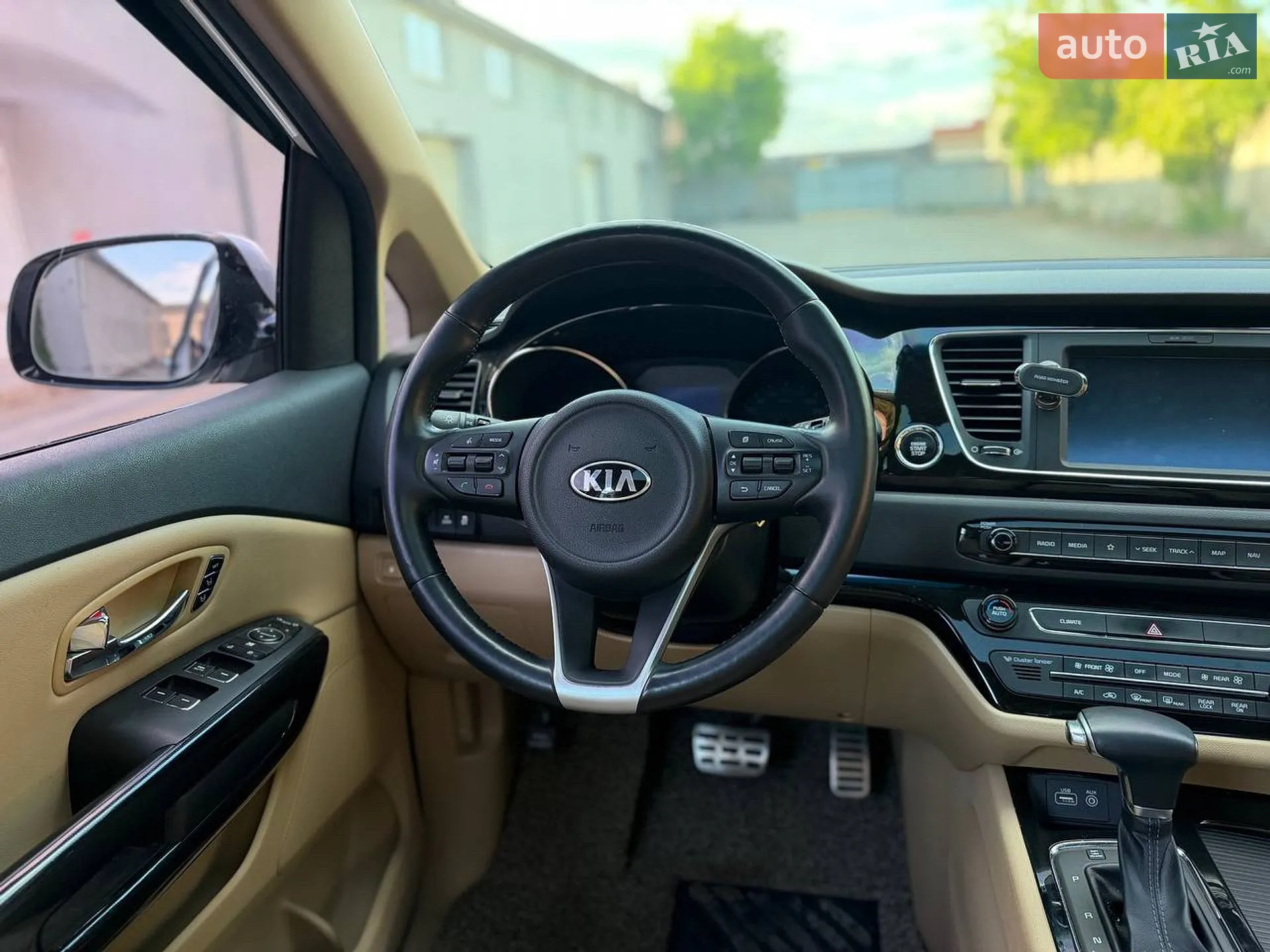 2017 Kia Carnival - мініатюра 9