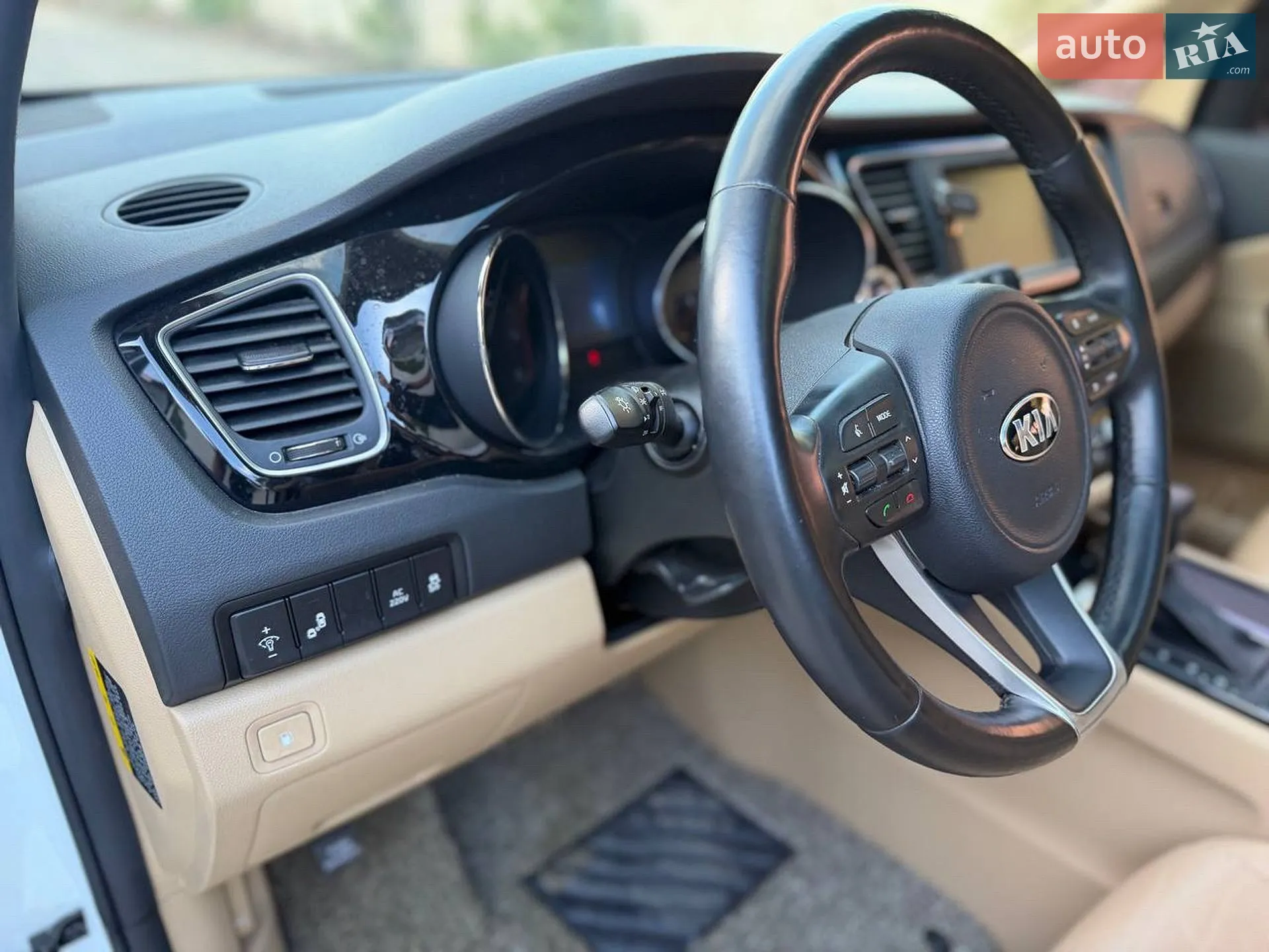 2017 Kia Carnival - мініатюра 19