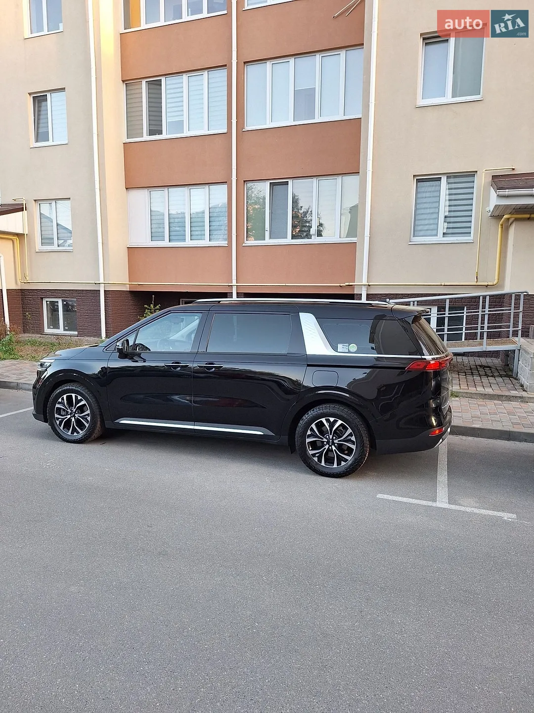 2020 Kia Carnival - мініатюра 28