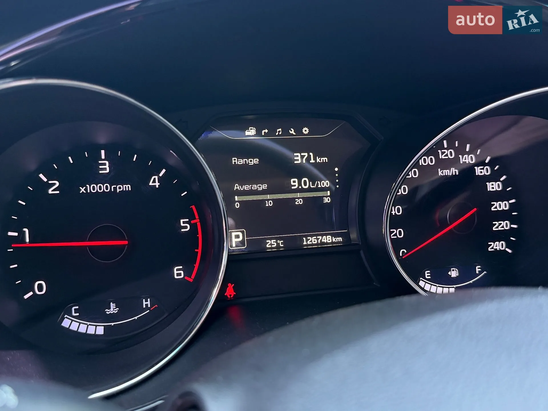 2016 Kia Carnival - мініатюра 21