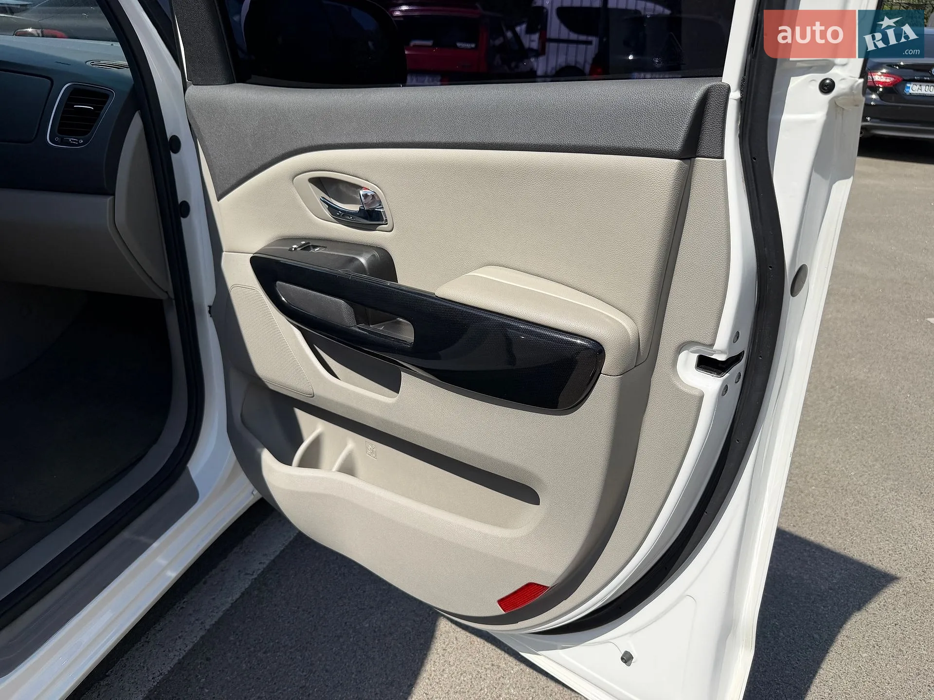 2016 Kia Carnival - мініатюра 30