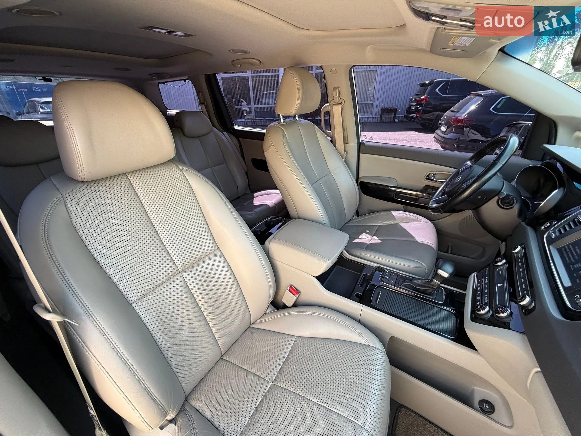 2016 Kia Carnival - мініатюра 32