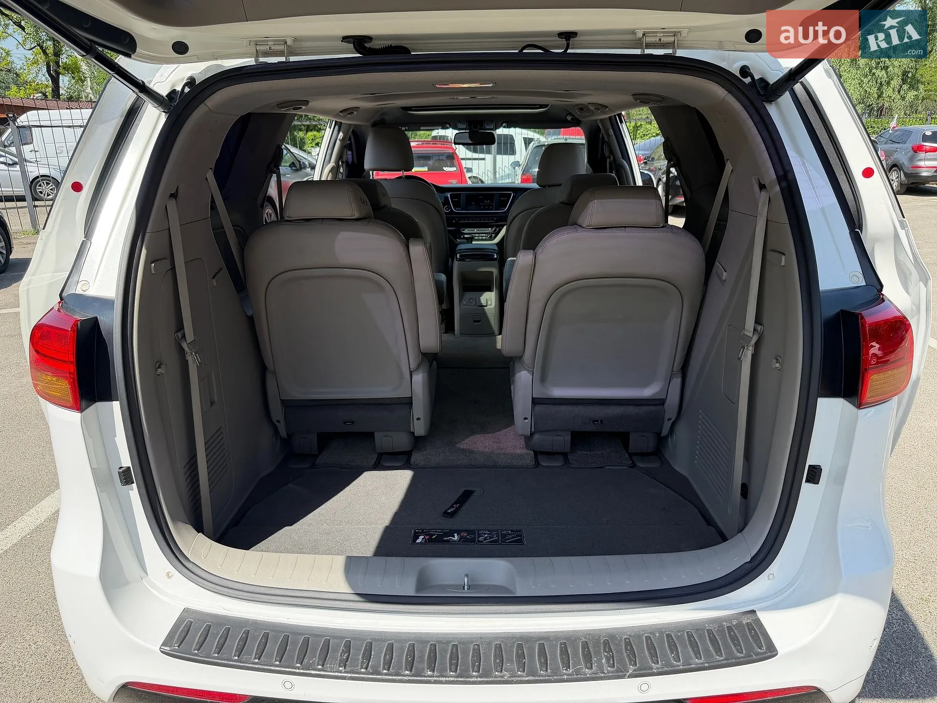 2016 Kia Carnival - мініатюра 45