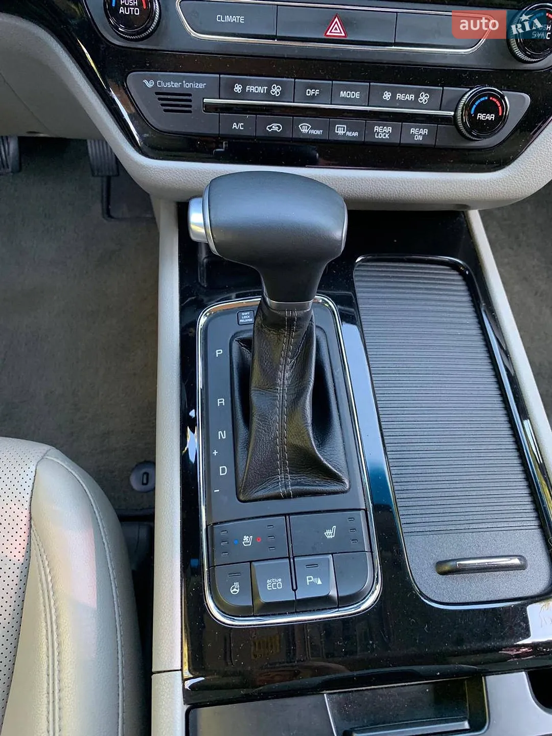 2016 Kia Carnival - мініатюра 14