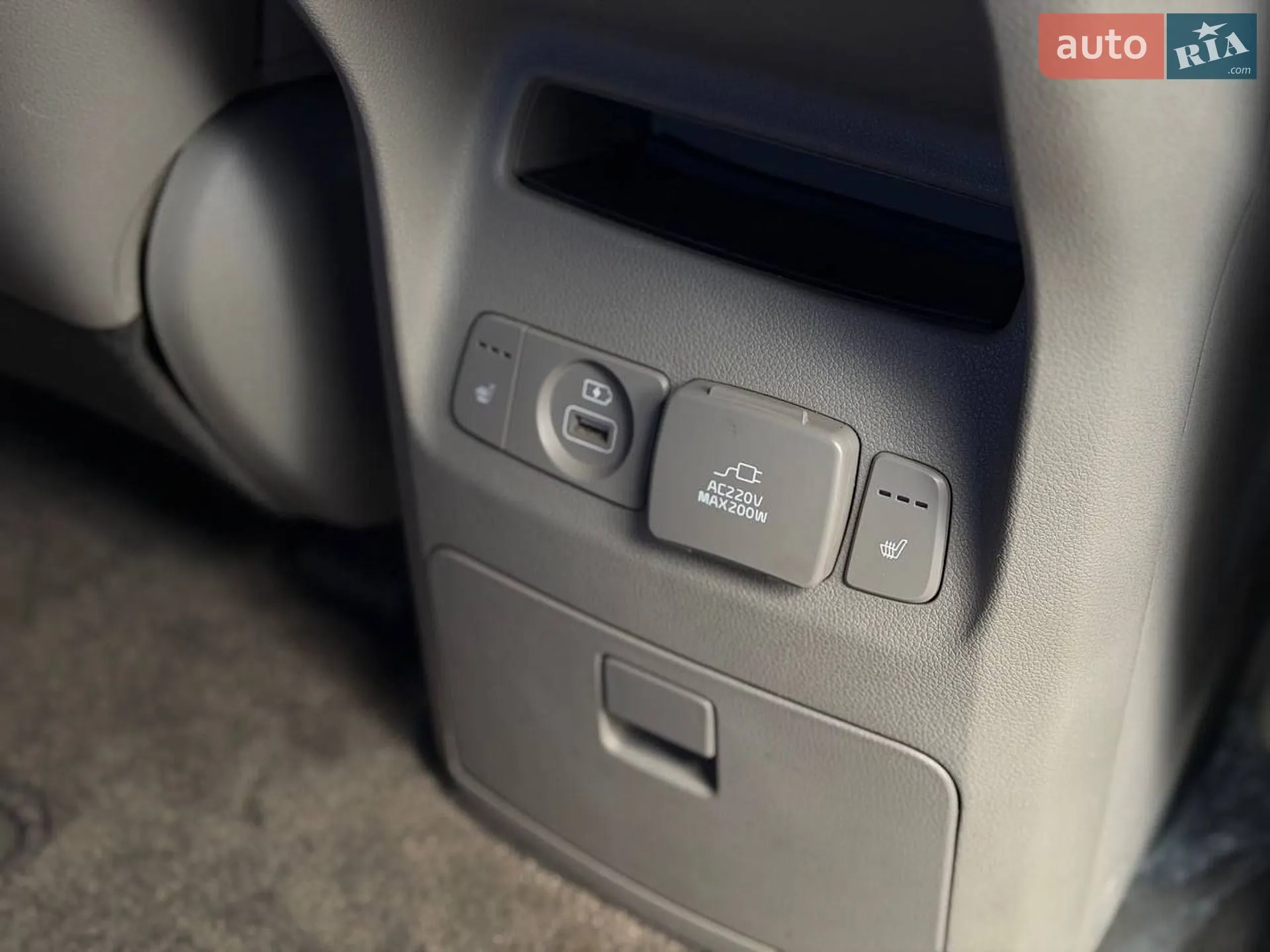 2016 Kia Carnival - мініатюра 12