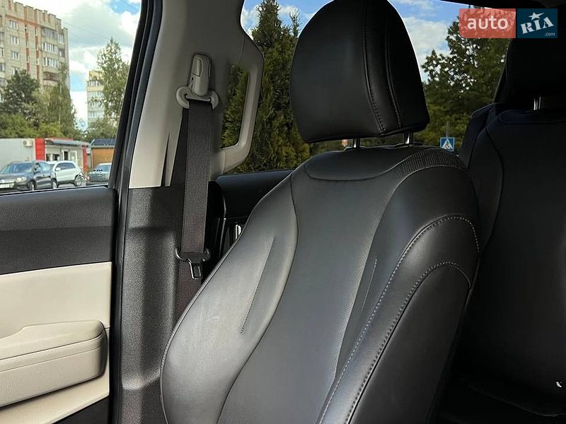 Минивэн Kia Carnival 2023 в Львове фото 15 Минивэн Kia Carnival 2023 в Львове