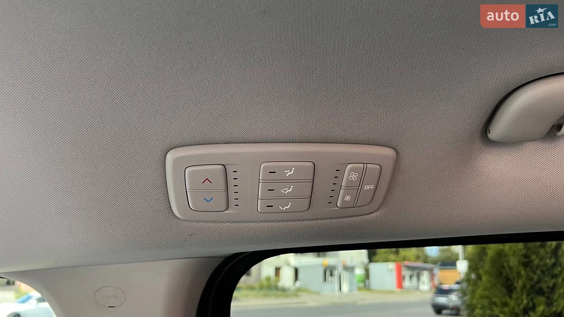 2023 Kia Carnival - мініатюра 24