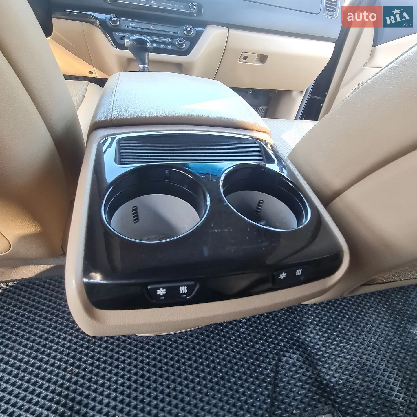 2014 Kia Carnival - мініатюра 19