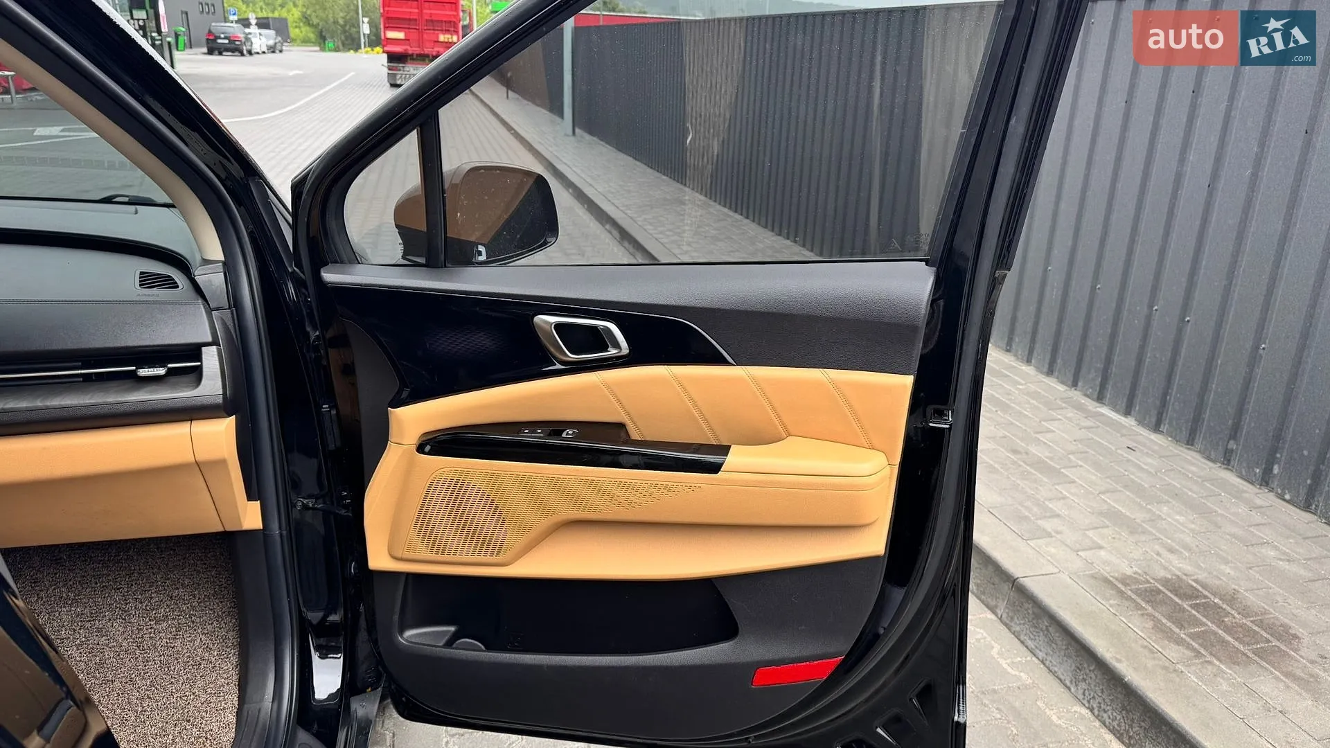 2020 Kia Carnival - мініатюра 19
