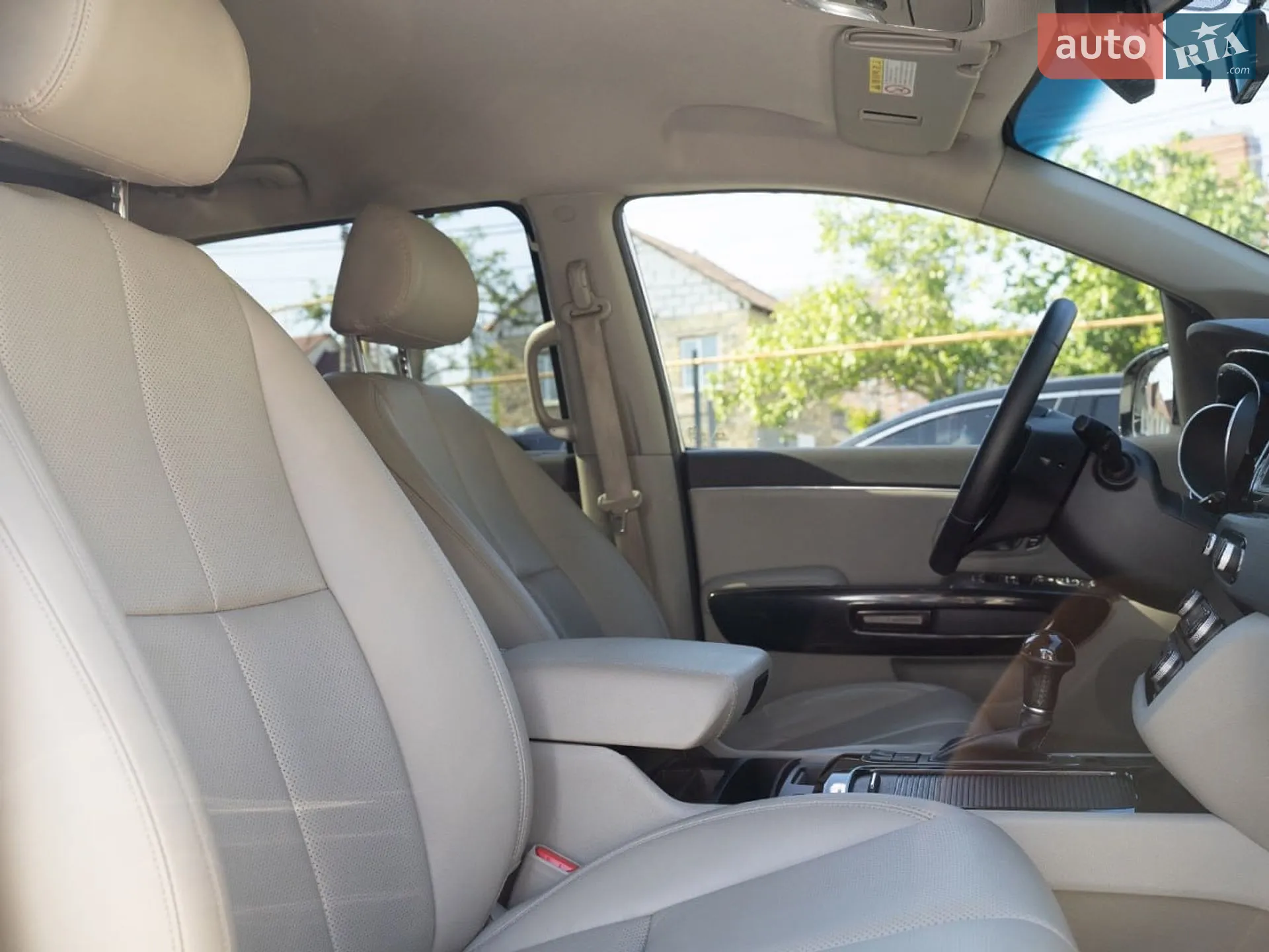 2014 Kia Carnival - мініатюра 43