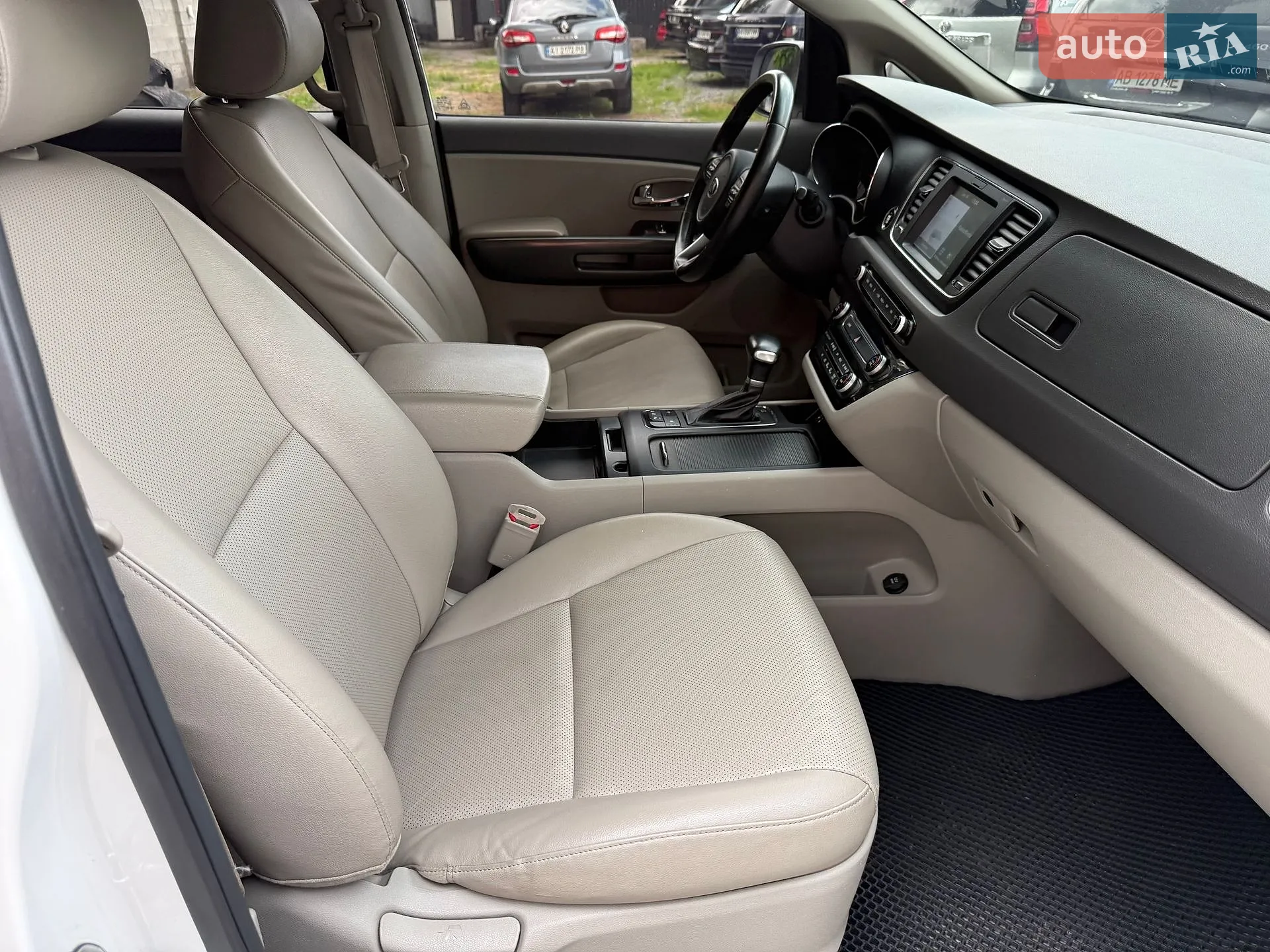 2017 Kia Carnival - мініатюра 56