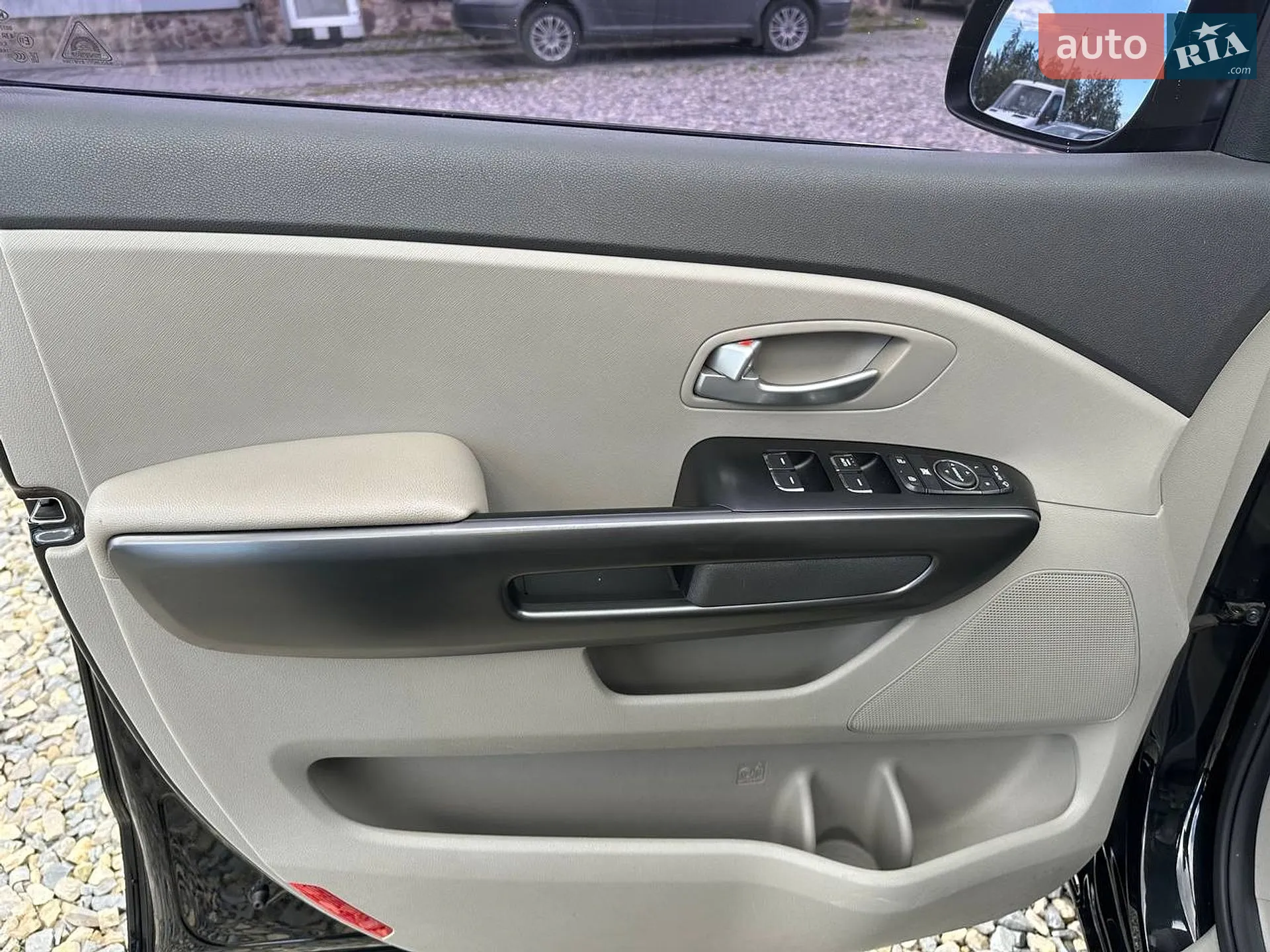 2015 Kia Carnival - мініатюра 14