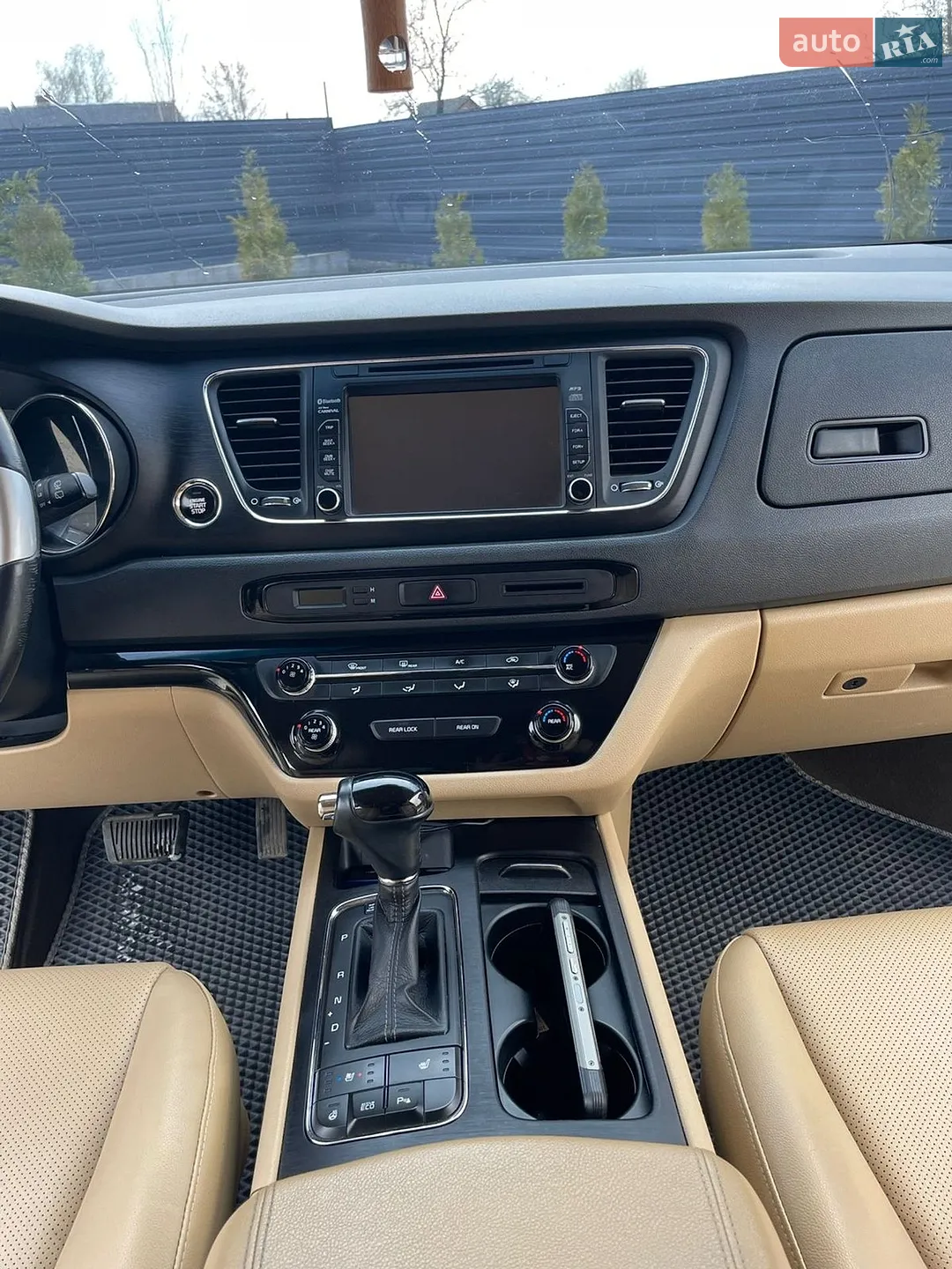 2016 Kia Carnival - мініатюра 10