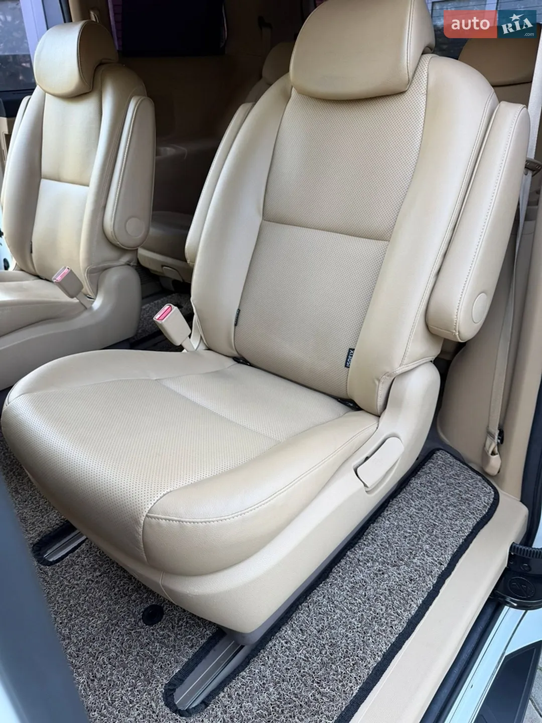 2015 Kia Carnival - мініатюра 12