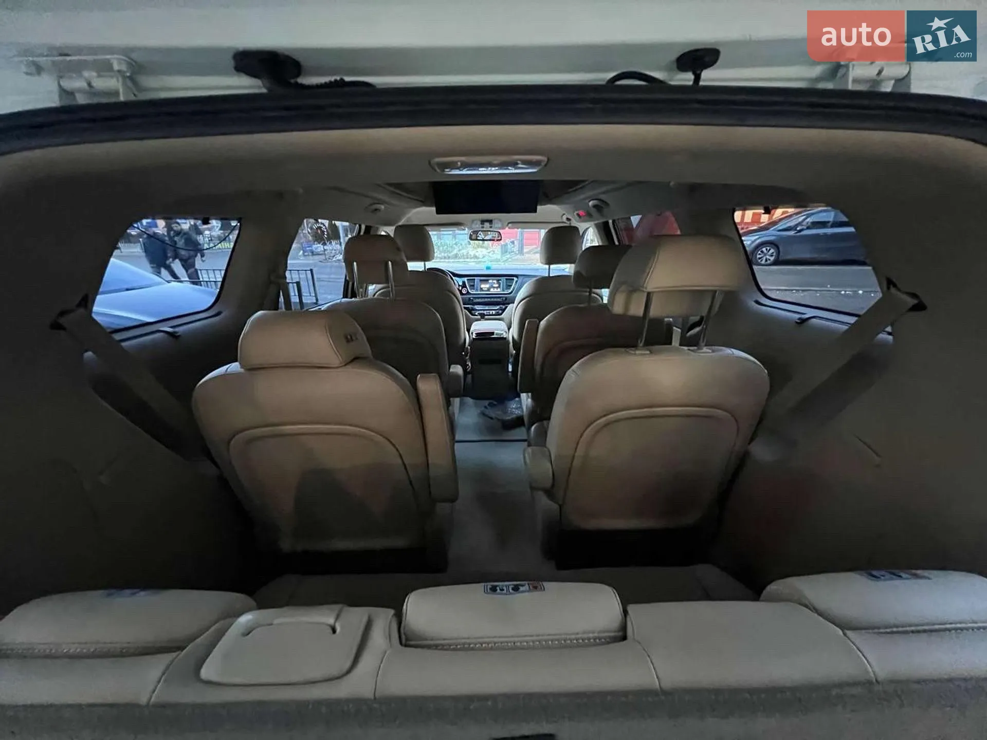 2018 Kia Carnival - мініатюра 9