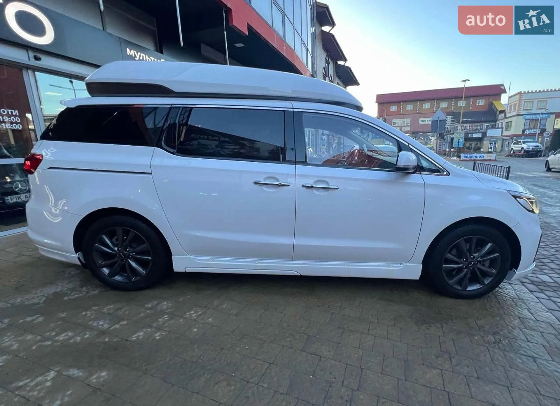 2018 Kia Carnival - мініатюра 3