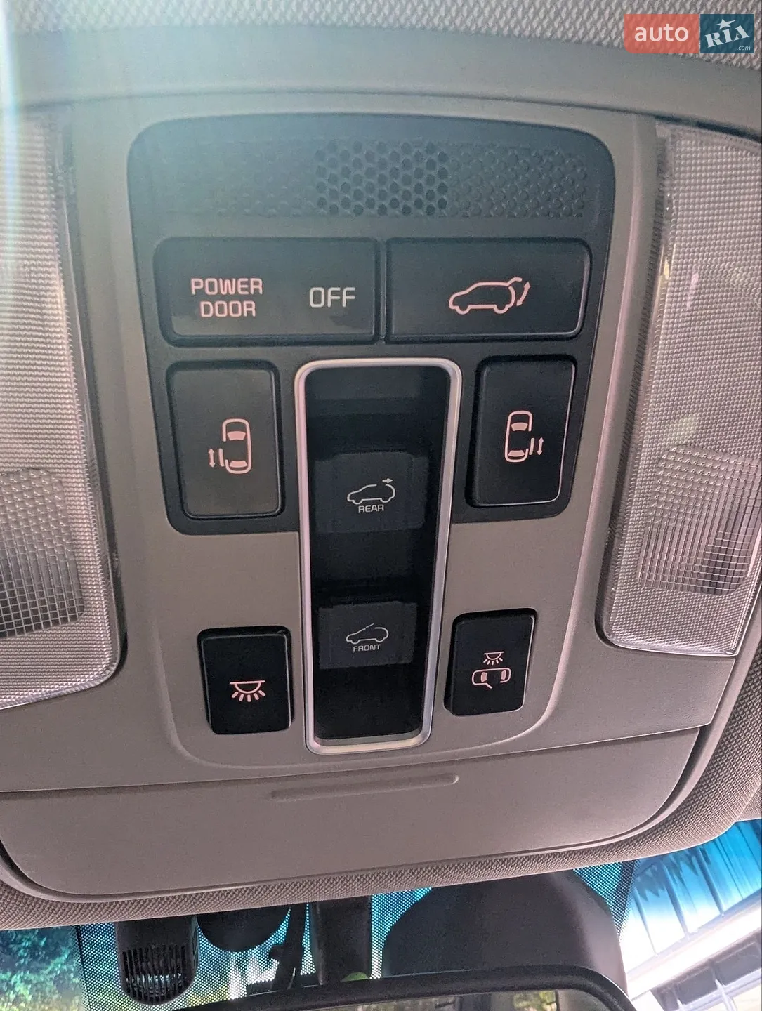2015 Kia Carnival - мініатюра 28