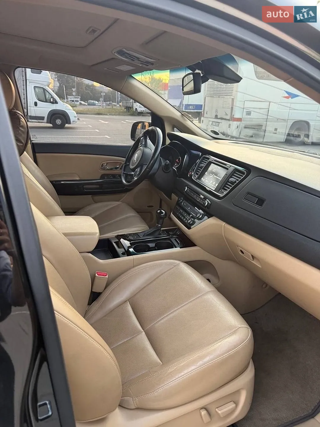 2016 Kia Carnival - мініатюра 15