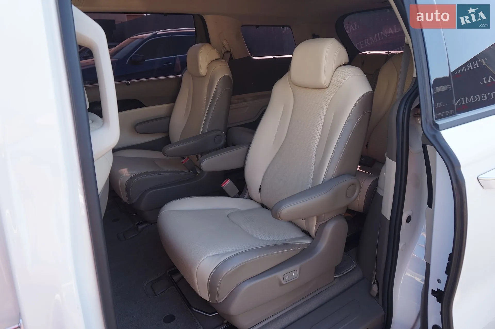 2020 Kia Carnival - мініатюра 24
