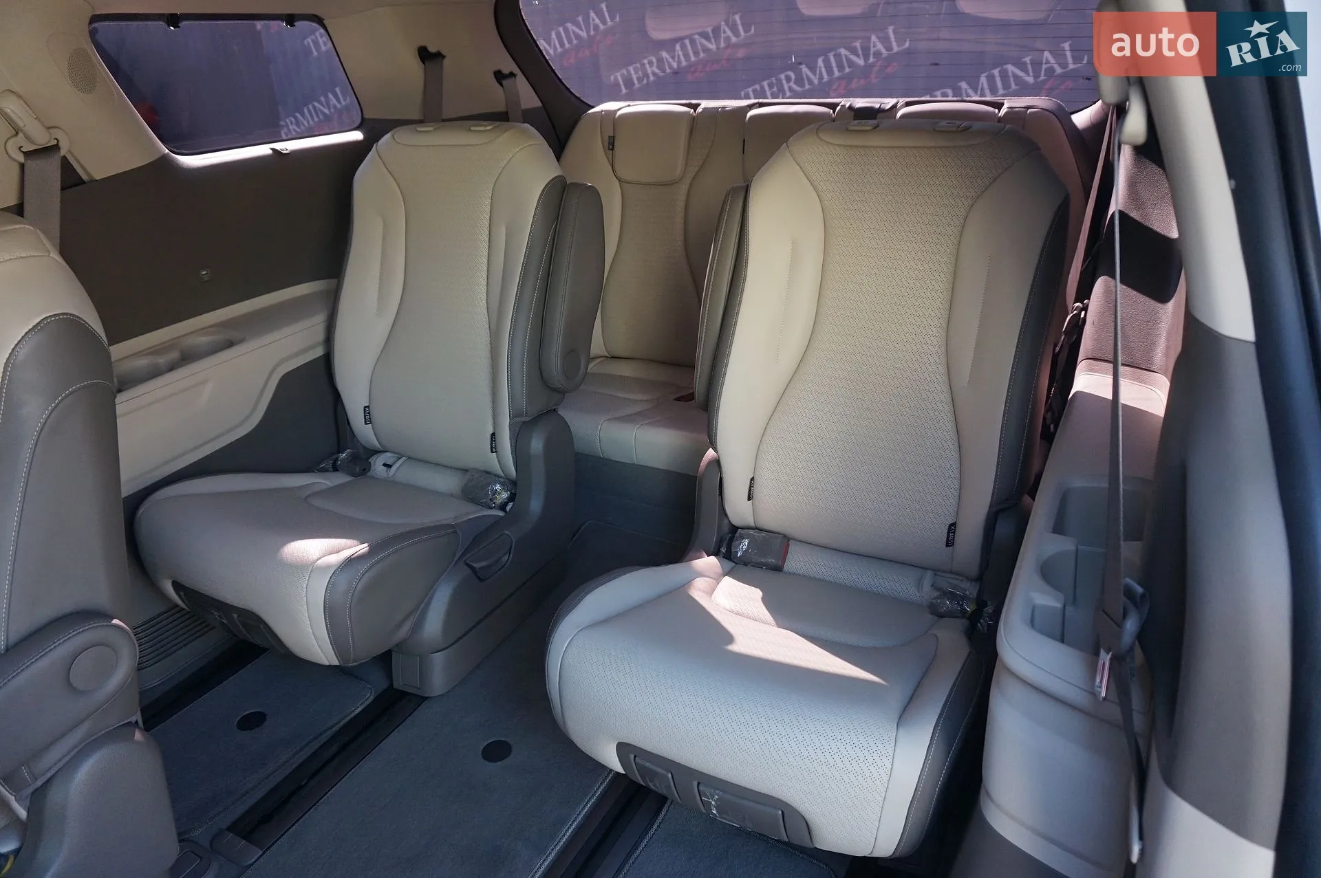 2020 Kia Carnival - мініатюра 26