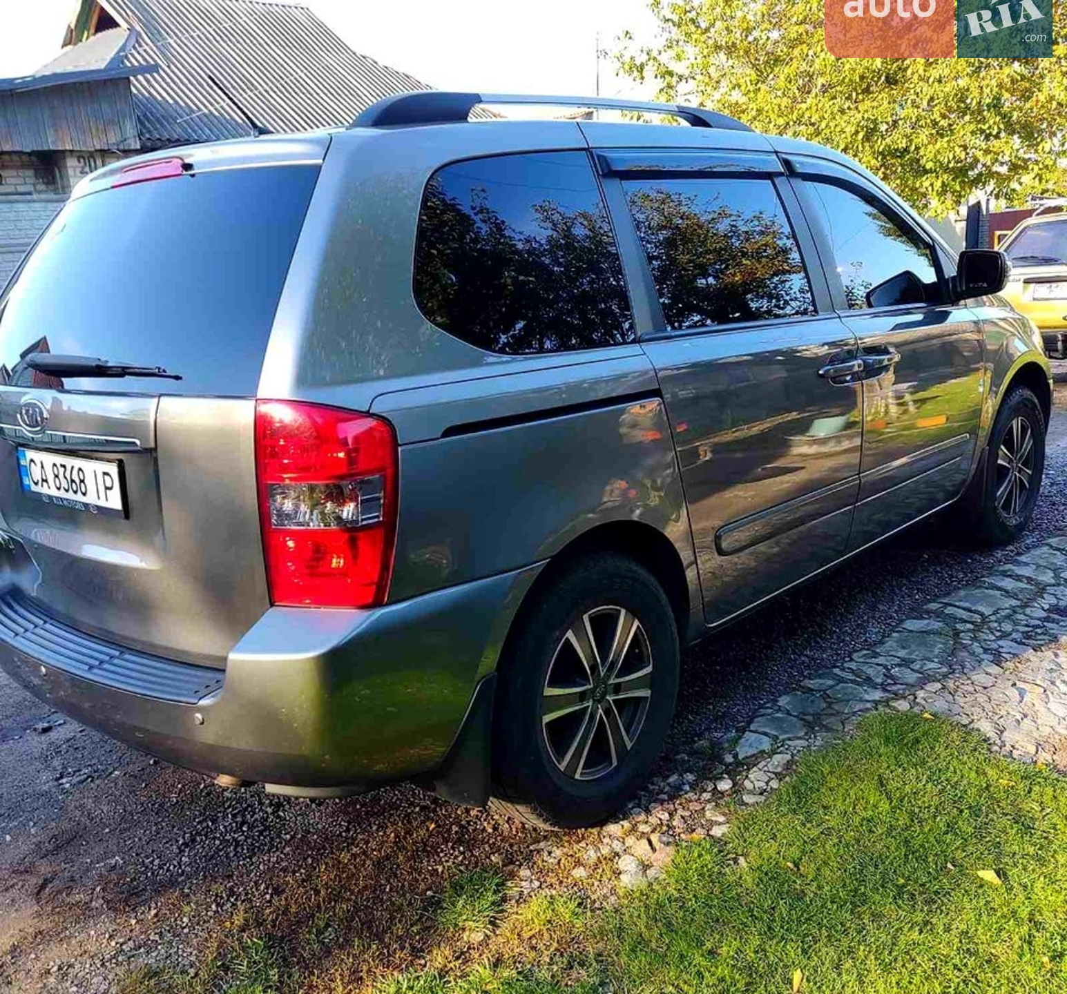 2011 Kia Carnival - мініатюра 2