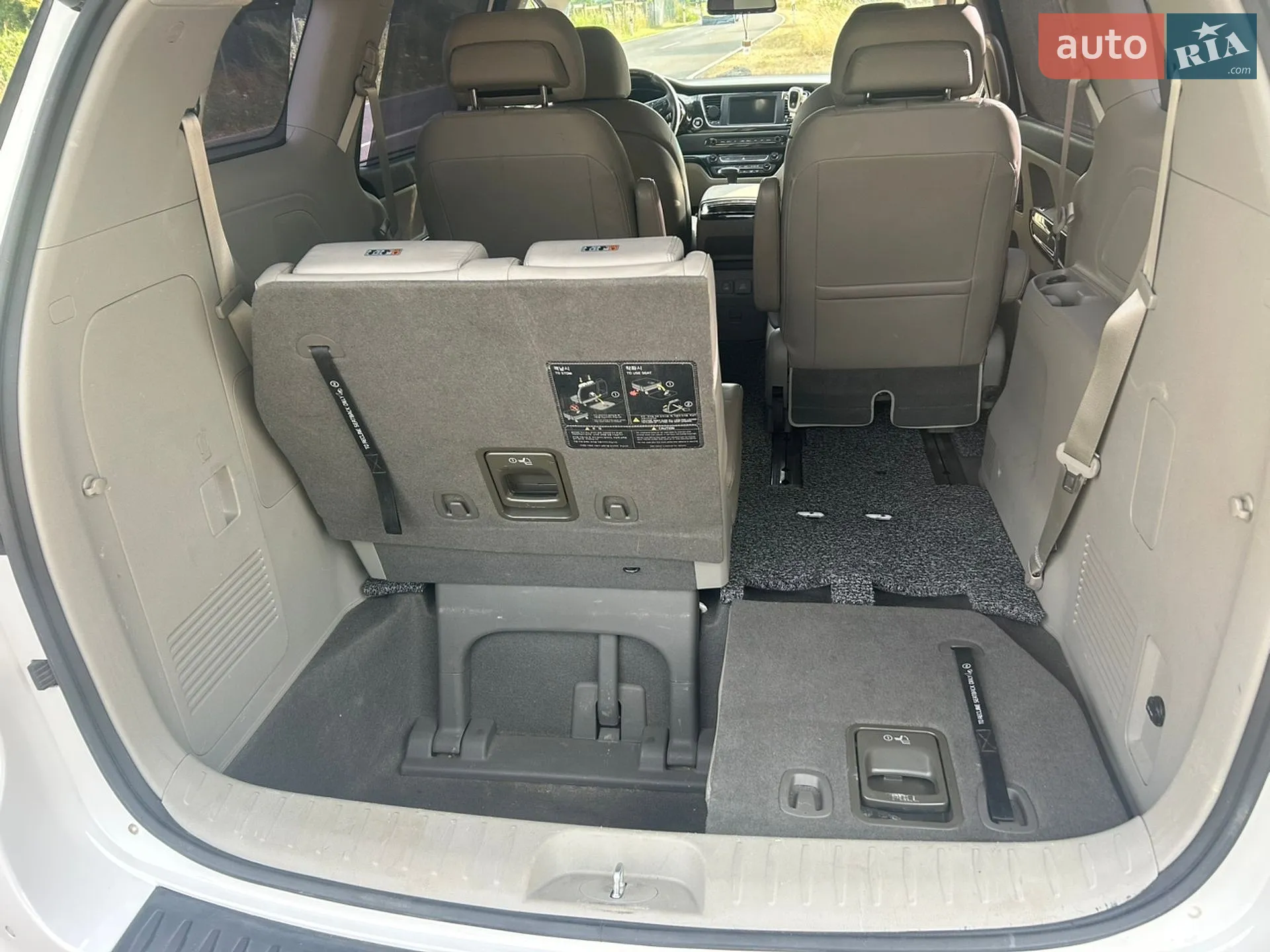 2018 Kia Carnival - мініатюра 7