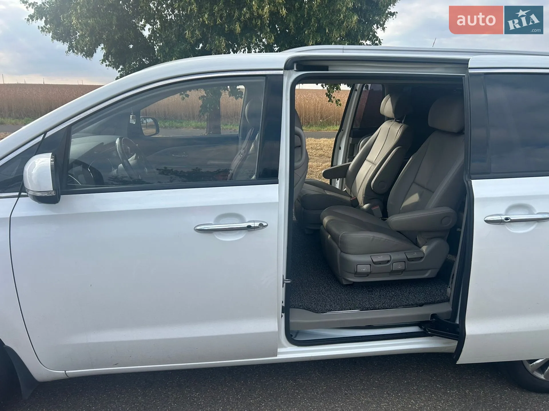 2018 Kia Carnival - мініатюра 12