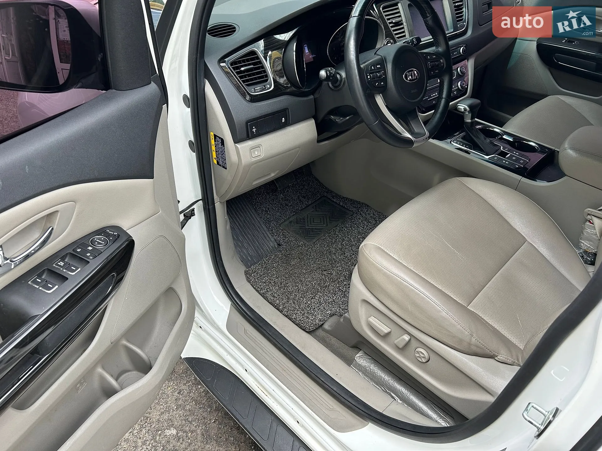 2020 Kia Carnival - мініатюра 8