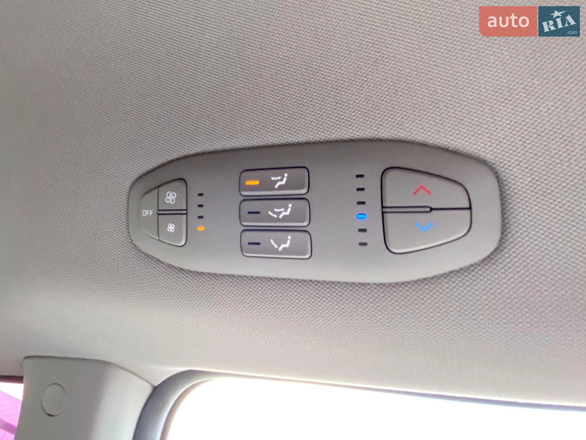 2018 Kia Carnival - мініатюра 26
