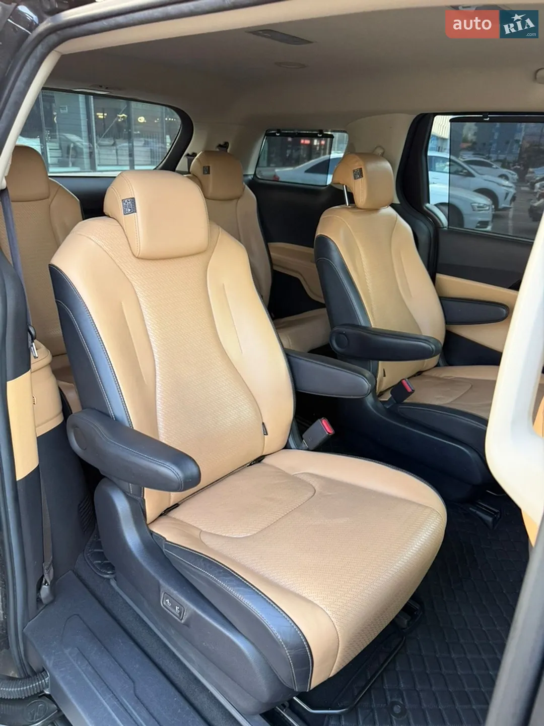 2020 Kia Carnival - мініатюра 23