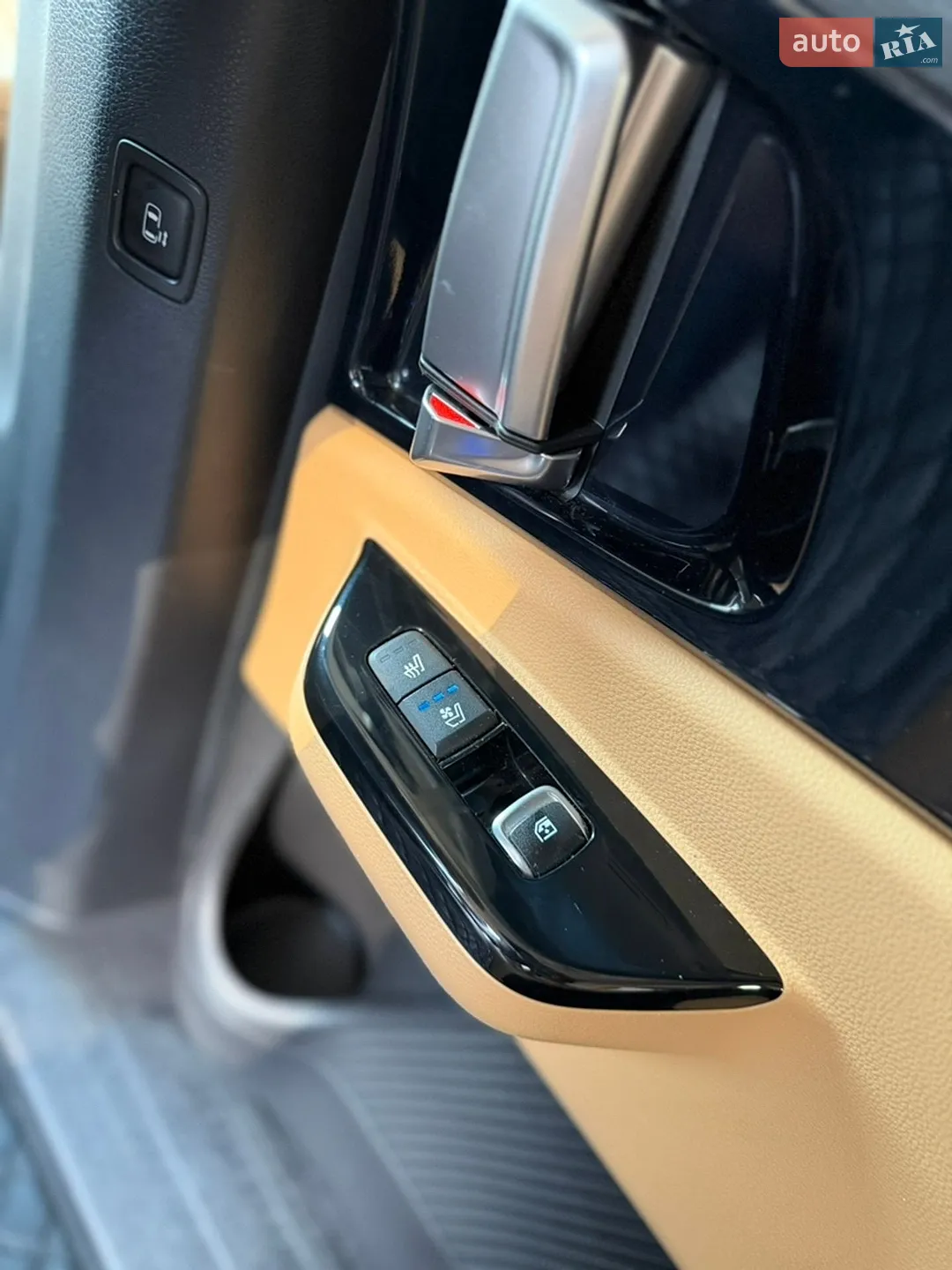 2020 Kia Carnival - мініатюра 28