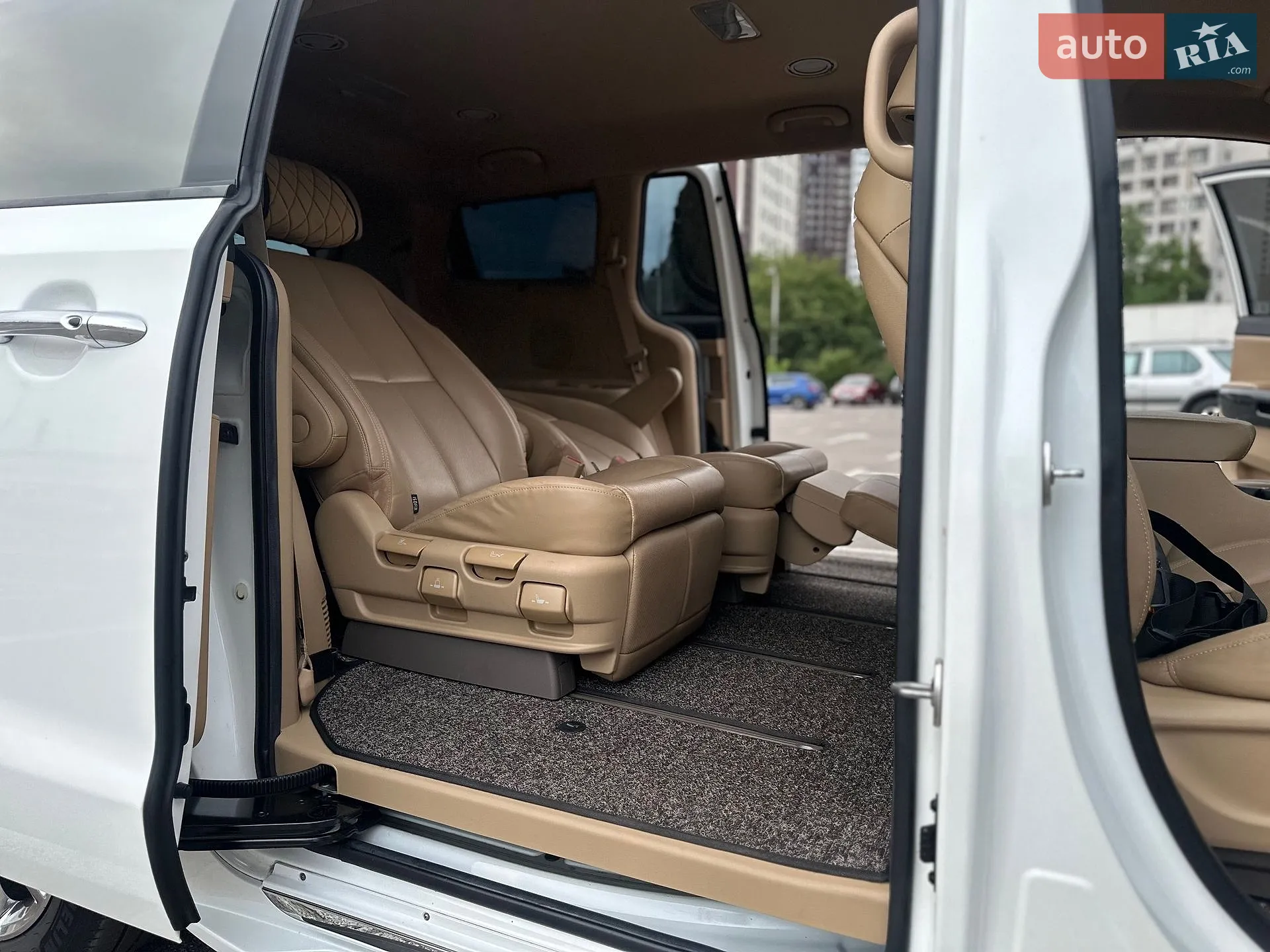 2019 Kia Carnival - мініатюра 16