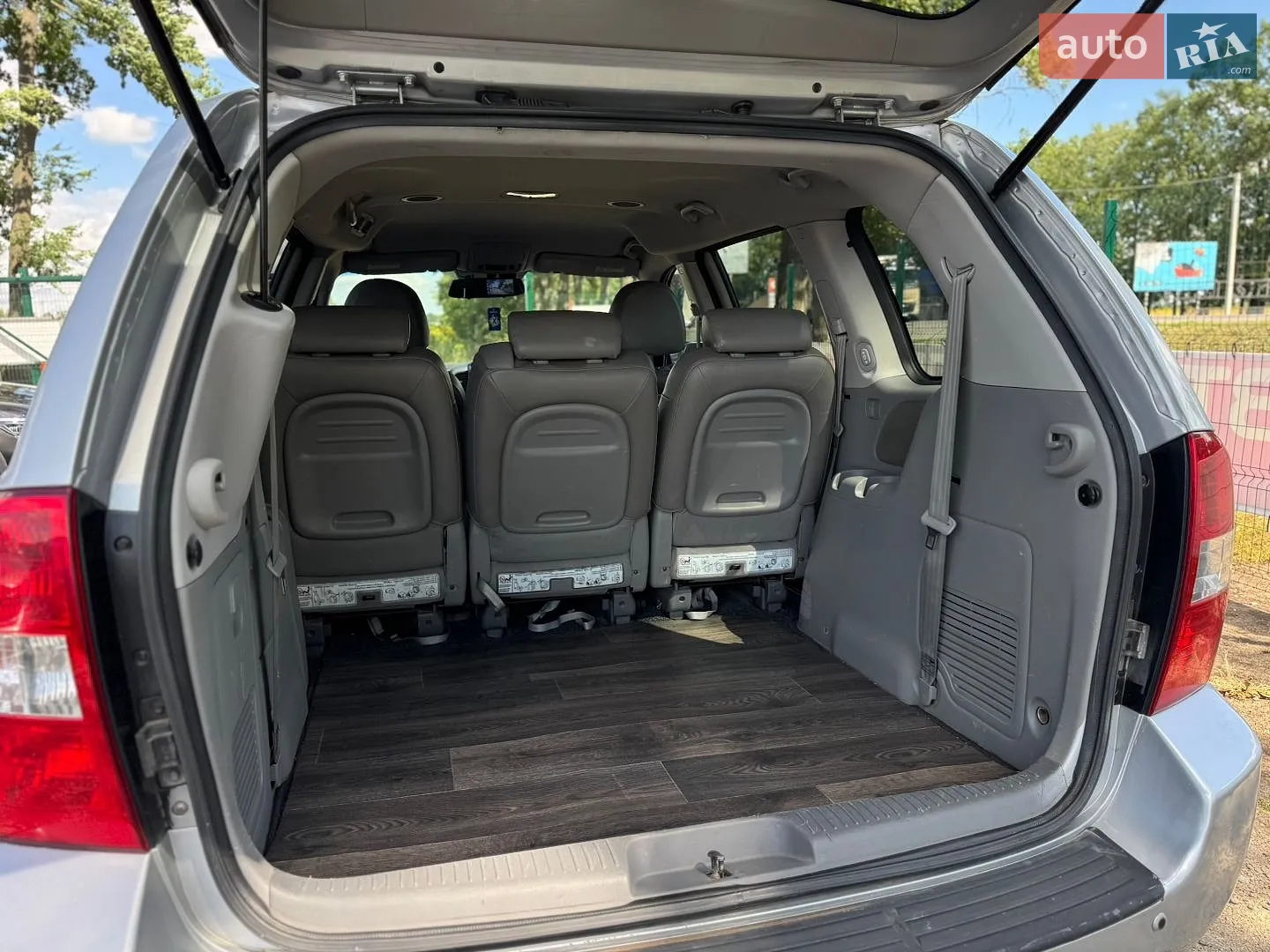 2011 Kia Carnival - мініатюра 37
