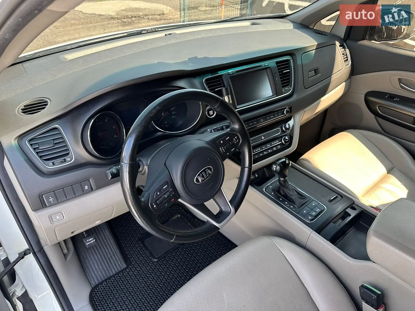 2016 Kia Carnival - мініатюра 9