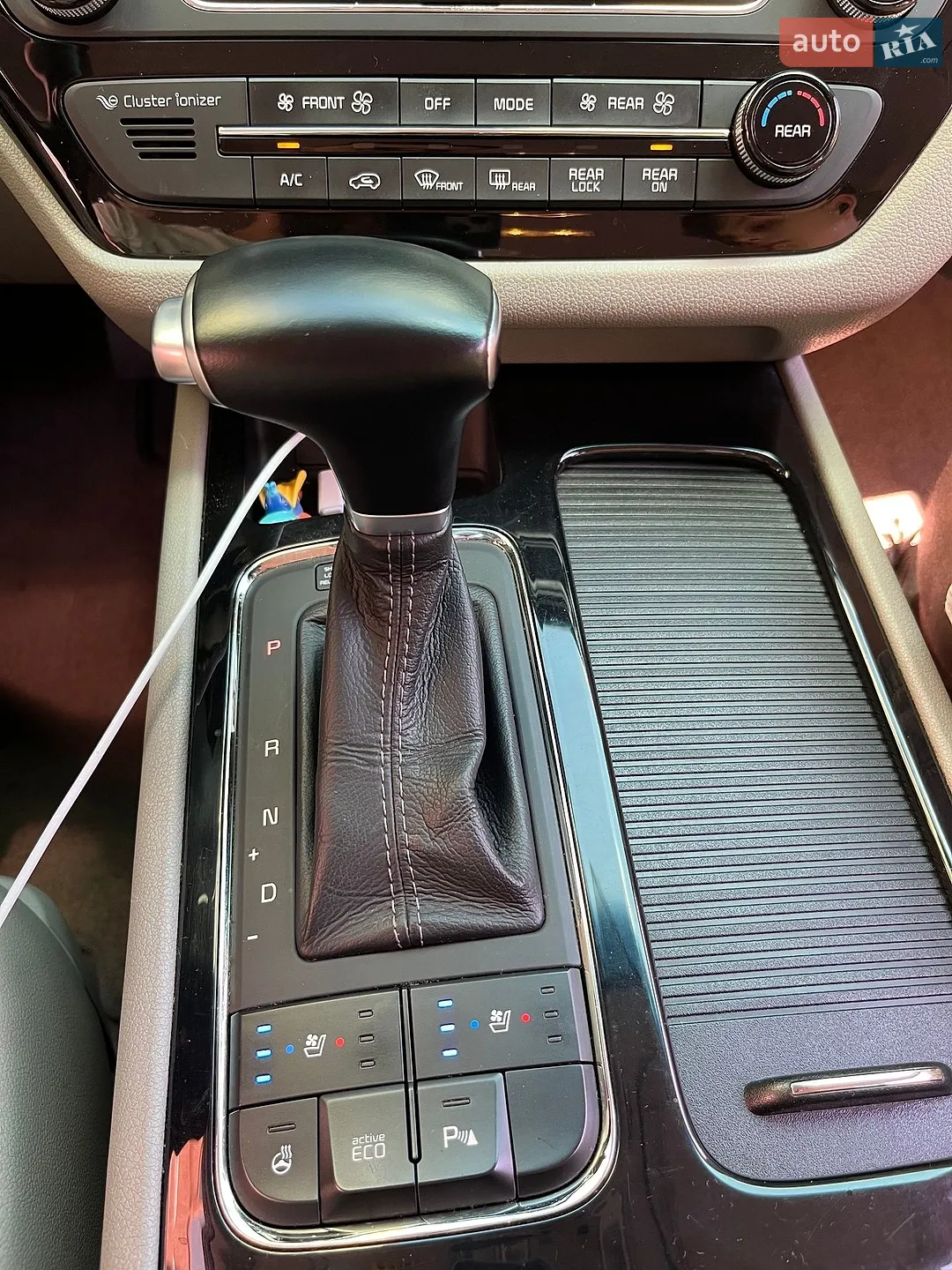 2016 Kia Carnival - мініатюра 14